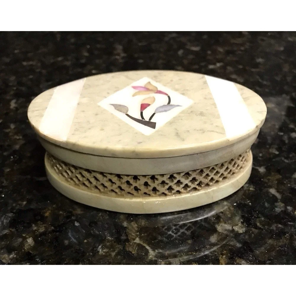 Soapstone Trinket‎ Box Jewelry Inlaid Mother of Pearl Vintage Hand Carved Oval